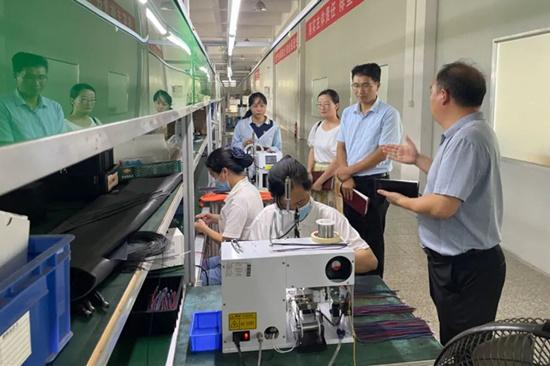 江西井岡山市總工會(huì)召開 五小 創(chuàng)新活動(dòng)評審暨廠務(wù)公開工作會(huì)議